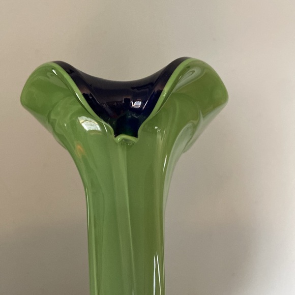 Tall art glass vase - Picture 4 of 7